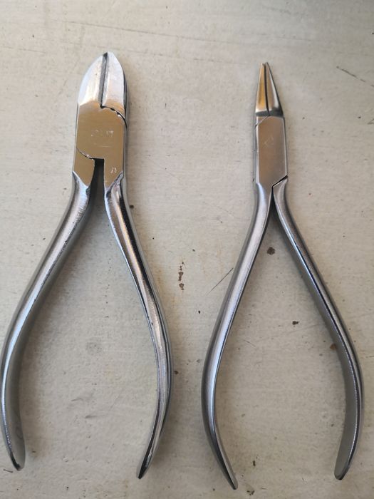 Помощтна метална маса