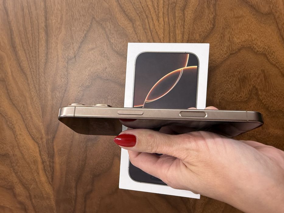 iPhone 16 Pro 256GB Desert Titanium