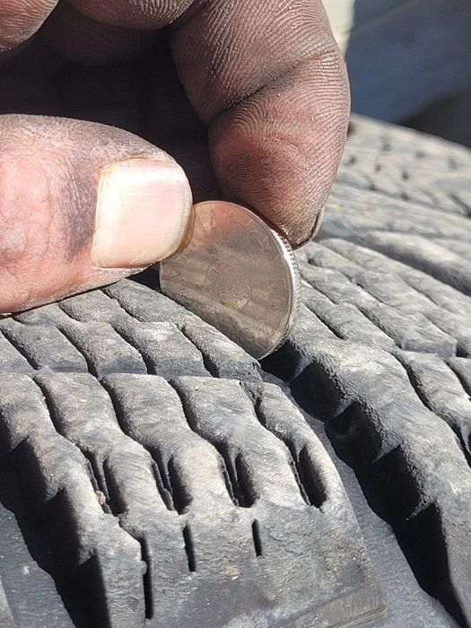 Vând Cauciucuri 215/65/16