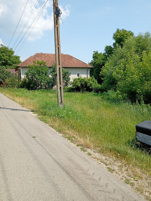 Vând teren 200 mp la drum sat Valisoara(27 km de centrul Cj)