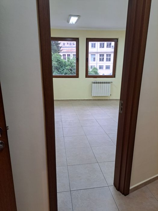 Дава се под наем Ателие в София, Зона Б-5-3 - 32 кв.м за 350 € - Снимка #17