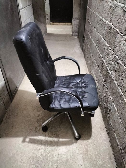 Продам кресло за символичную сумму.