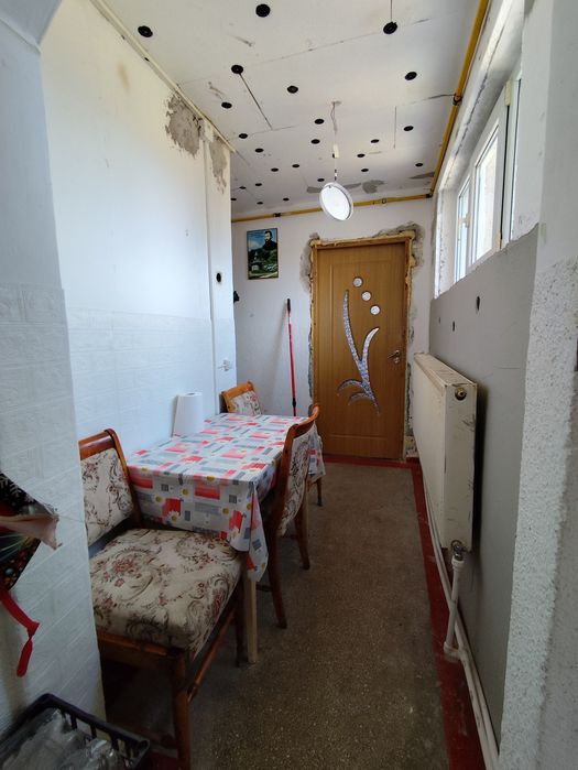 Vând apartament cu două camere