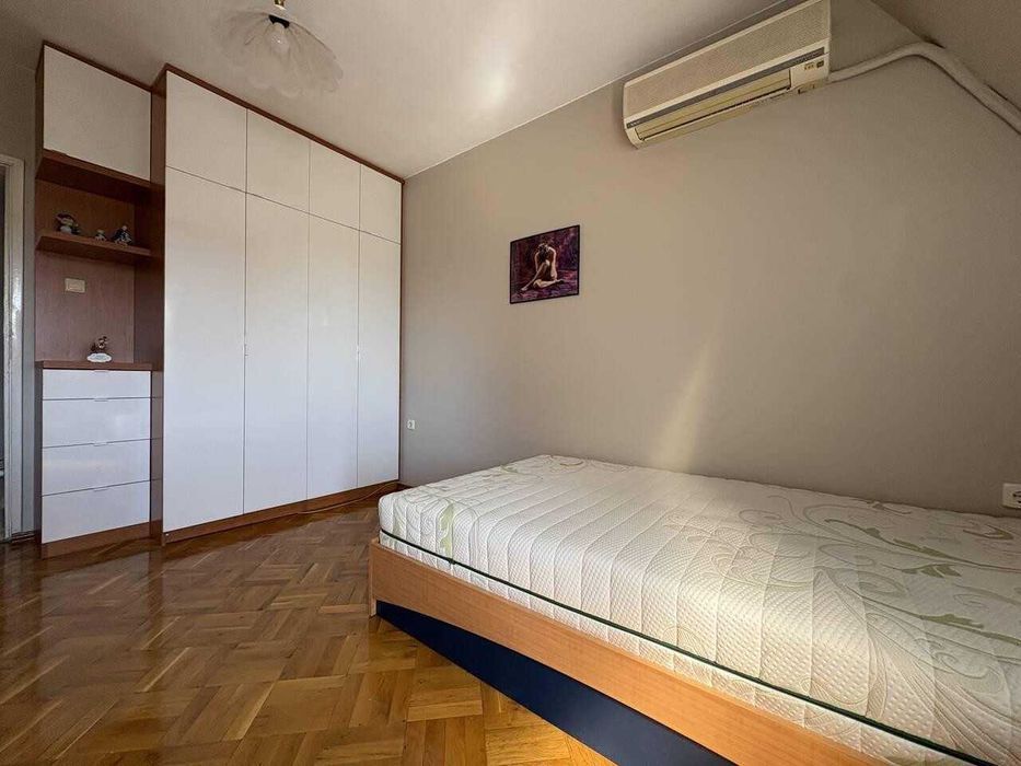 Продава се Тристаен апартамент в Пловдив, Център - 100 кв.м за 867 €/кв.м - Снимка #12