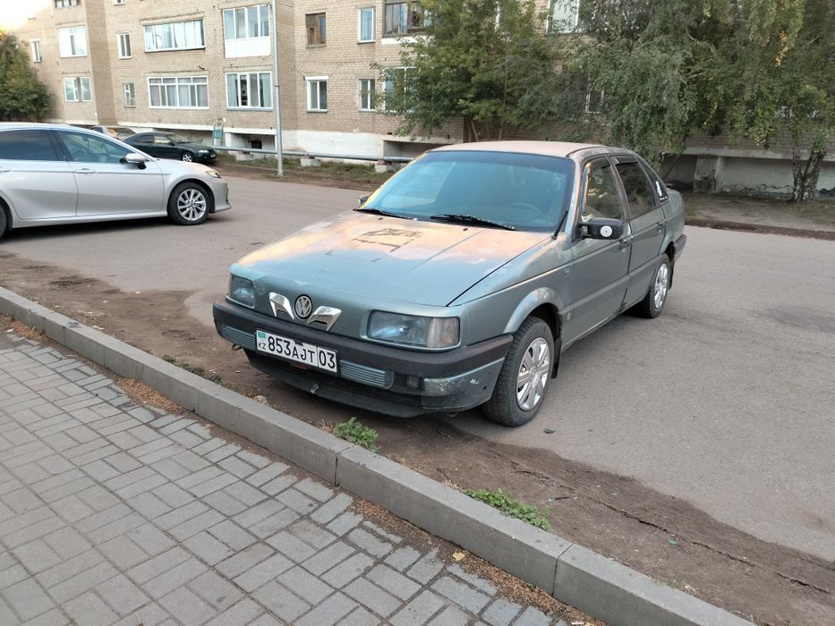 Продам вольсвваген пассат б3 1991 года  карбюратор