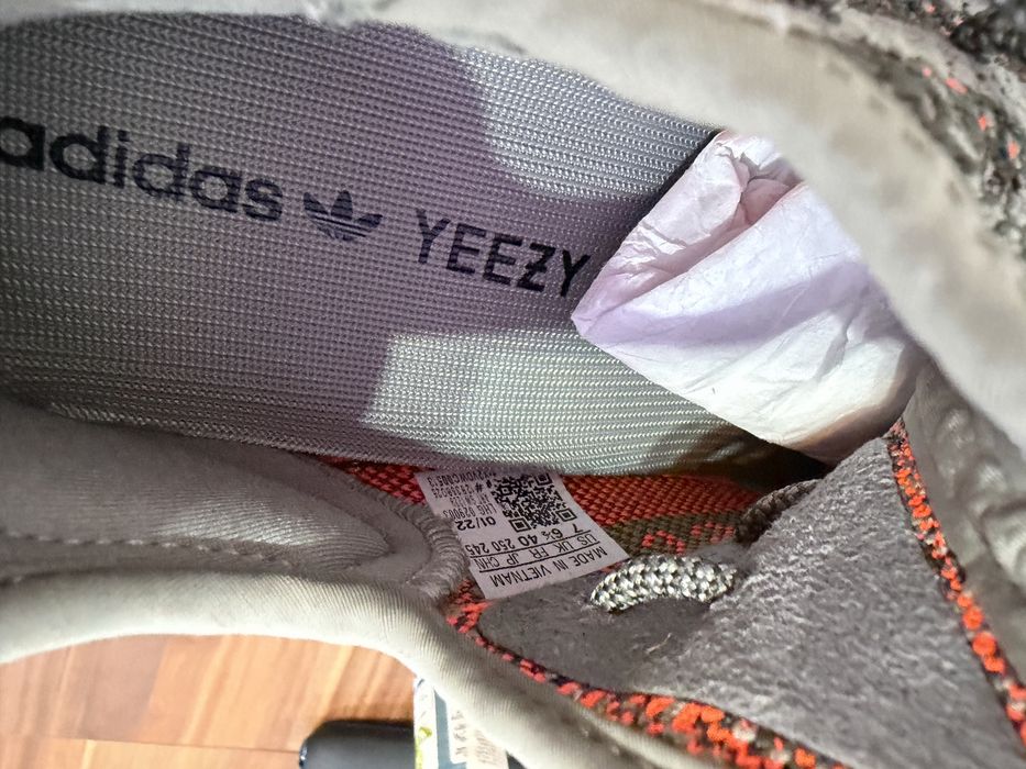 Yeezy 350 V2 Beluga