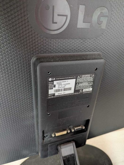 Монитор LG 23EA53T