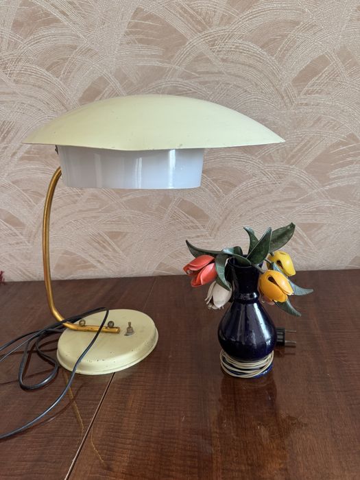 Настольная лампа и ночник.