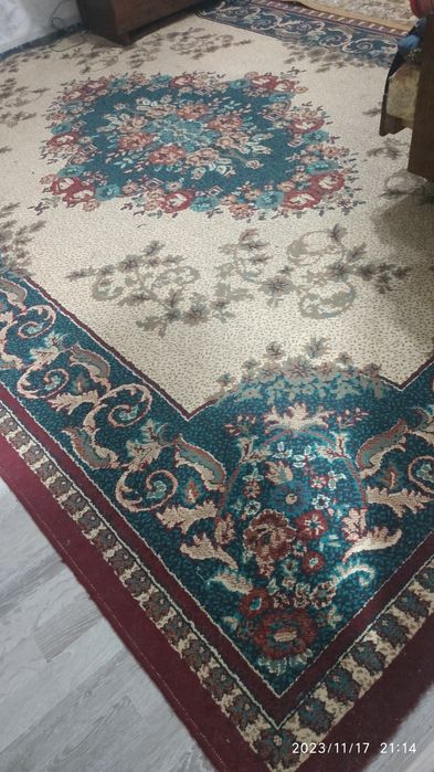 Ковёр шерстяной.