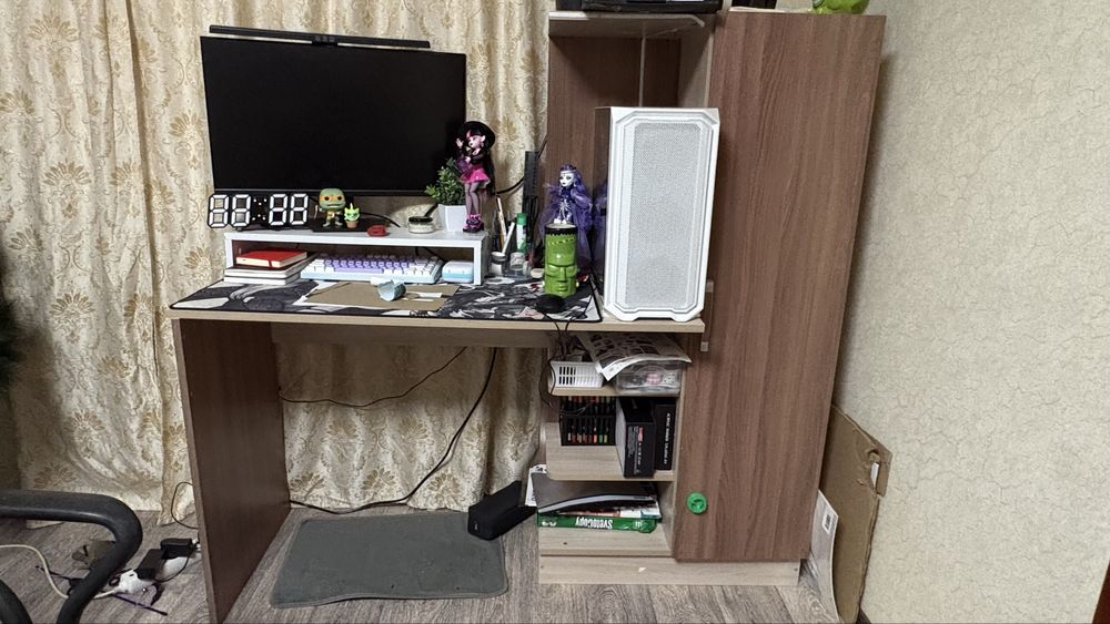 Продам компьютерный стол