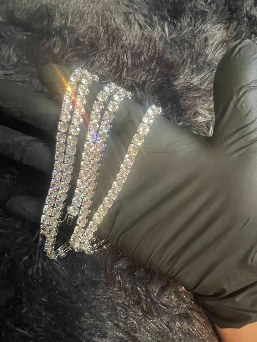 Сребърна тенис гривна с цирконии