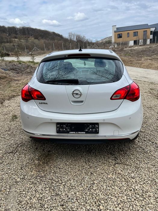 Vând Opel Astra 2015