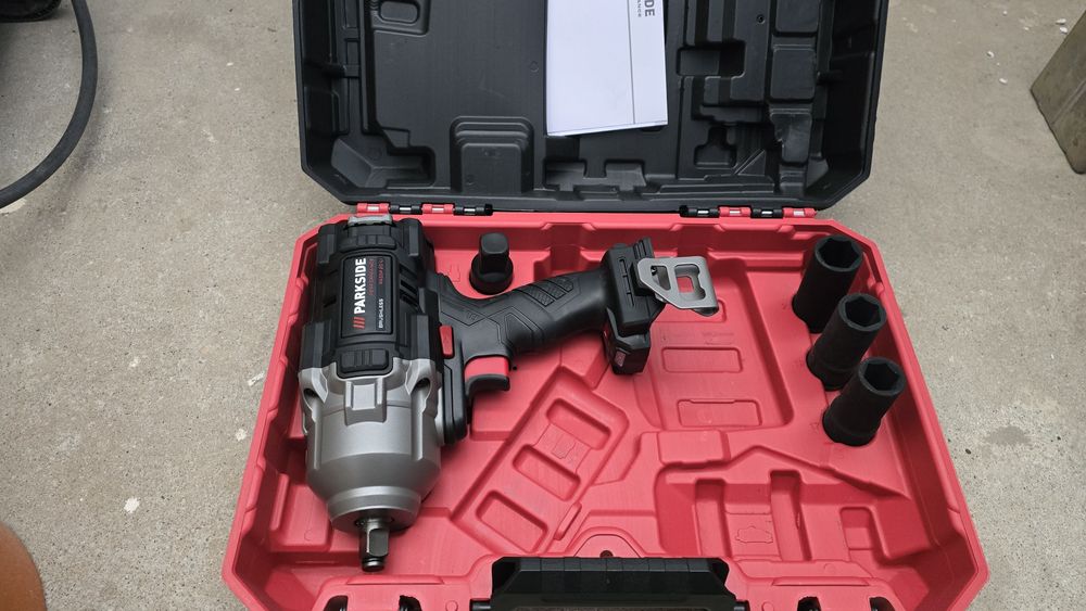 Cheie Antrenor cu clicket Parkside Perf 20V Si Masina Insurubat 12V