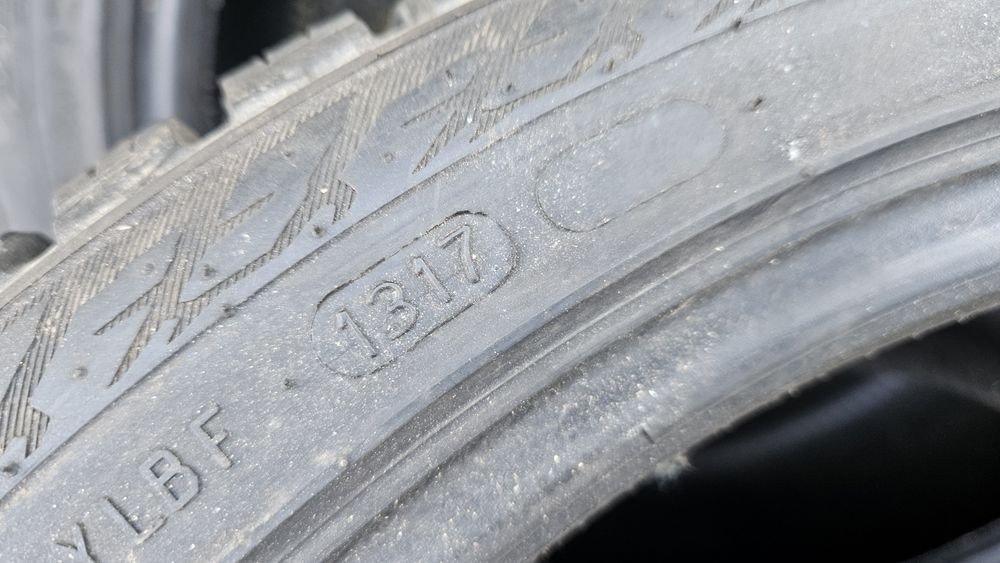 2бр гуми 225 40 18 нокиан nokian