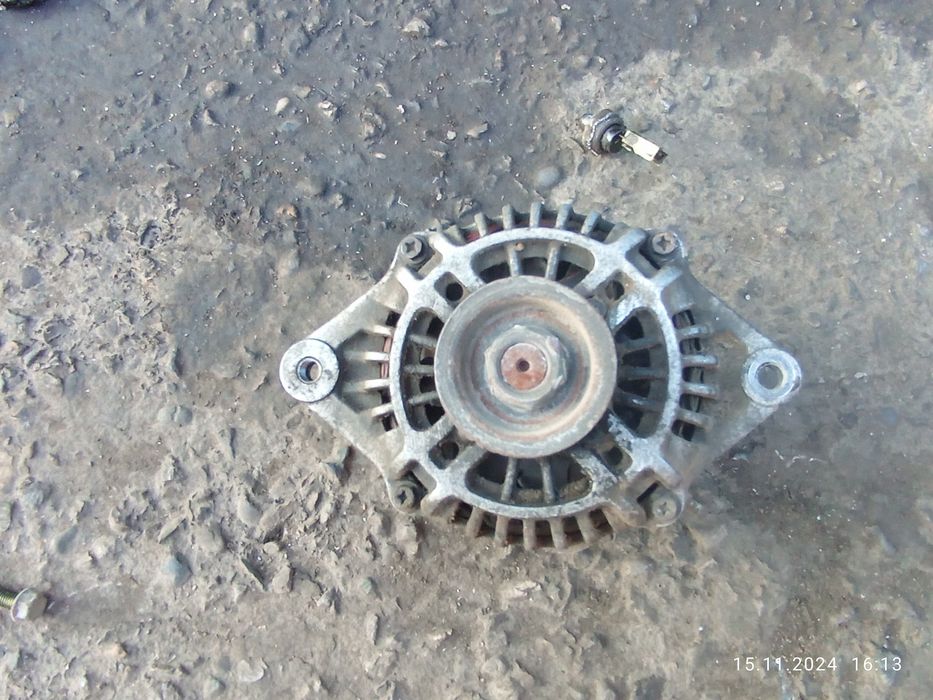 Генератор на Мазду 626 птичка