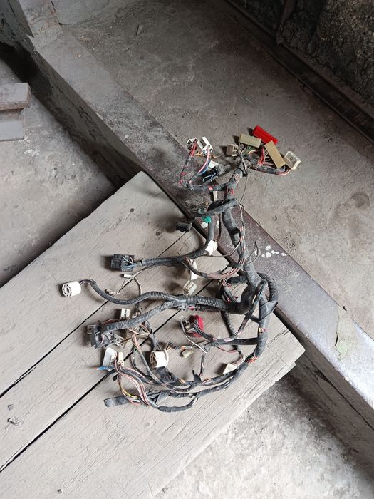 Продам ваз 2114 по запчастям