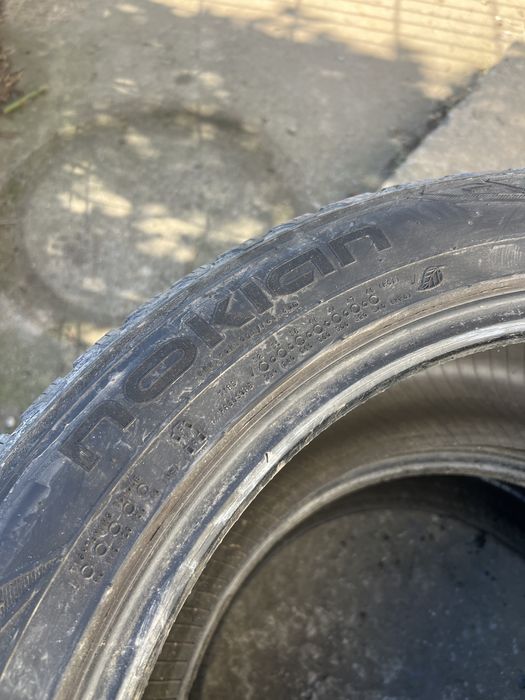 275/45R20 Nokian