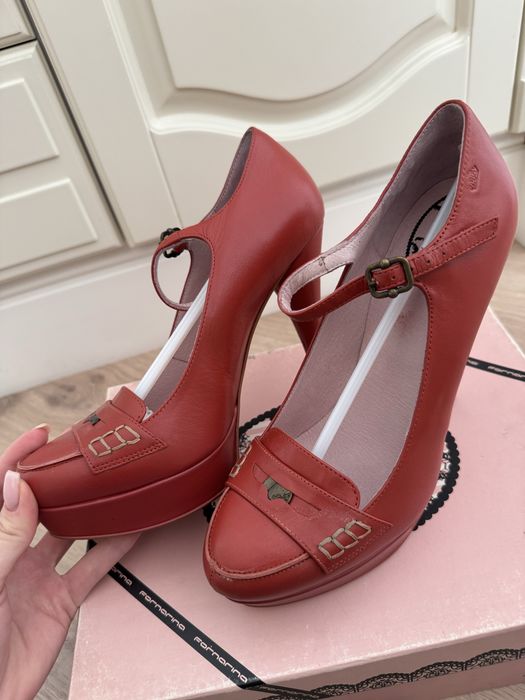 Дамски обувки на ток Fornarina – естествена кожа,нови