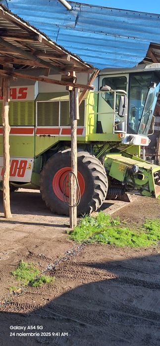 Combina CLAAS Dominator MEGA 208