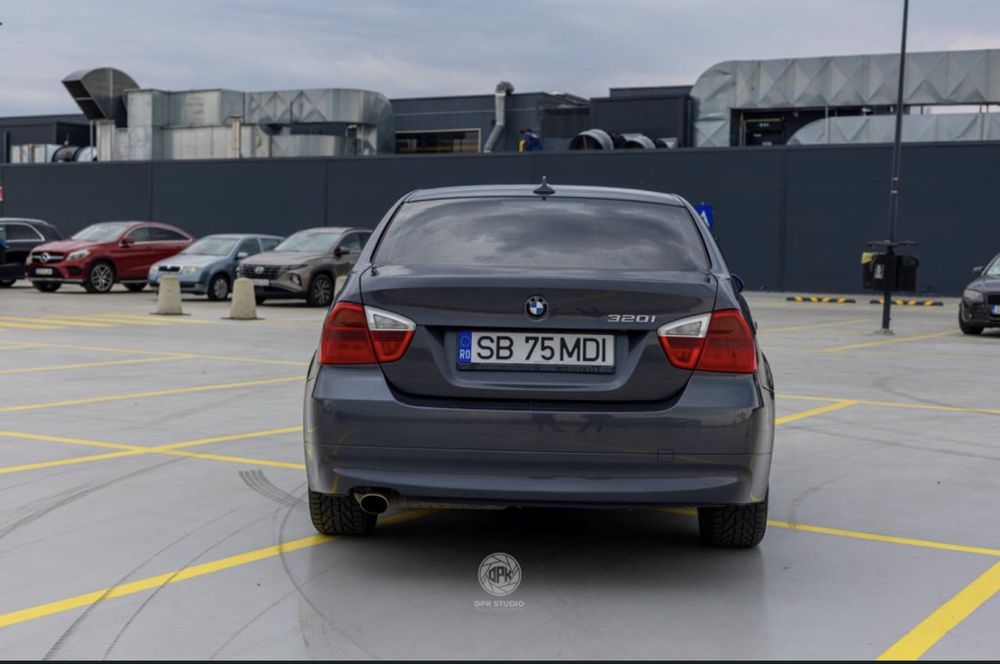 Vănd Bmw 320i Seria 3  E90