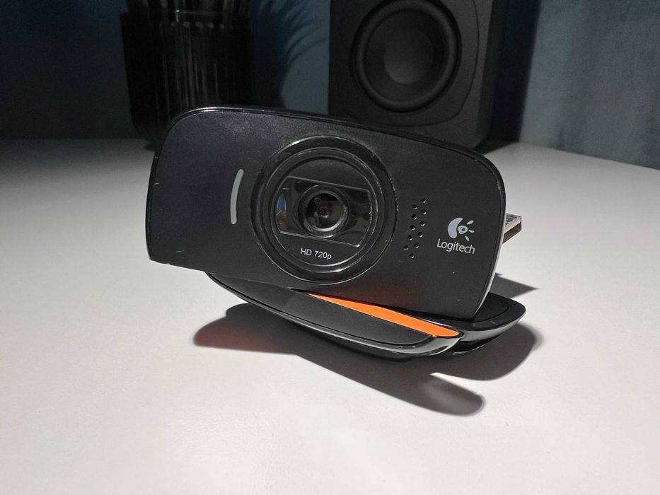 Mouse Logitech G502 modificat si webcam-uri Logitech si Trust