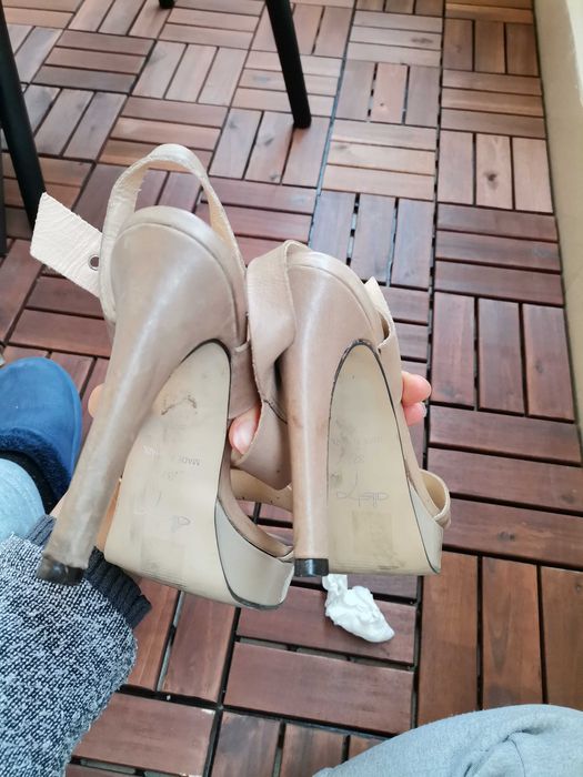 Летни сандали на висок ток