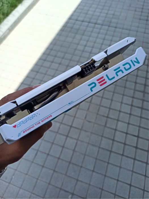 RTX 5050 8 gb Peladin (custom)