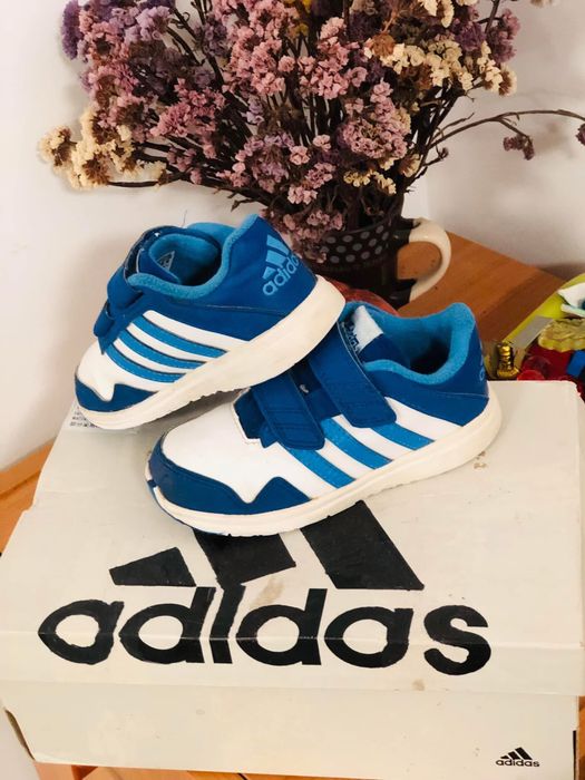 Adidasi baiat ADIDAS-marimea 27-28,inter17,5cm,ca piele Geox,Salomon