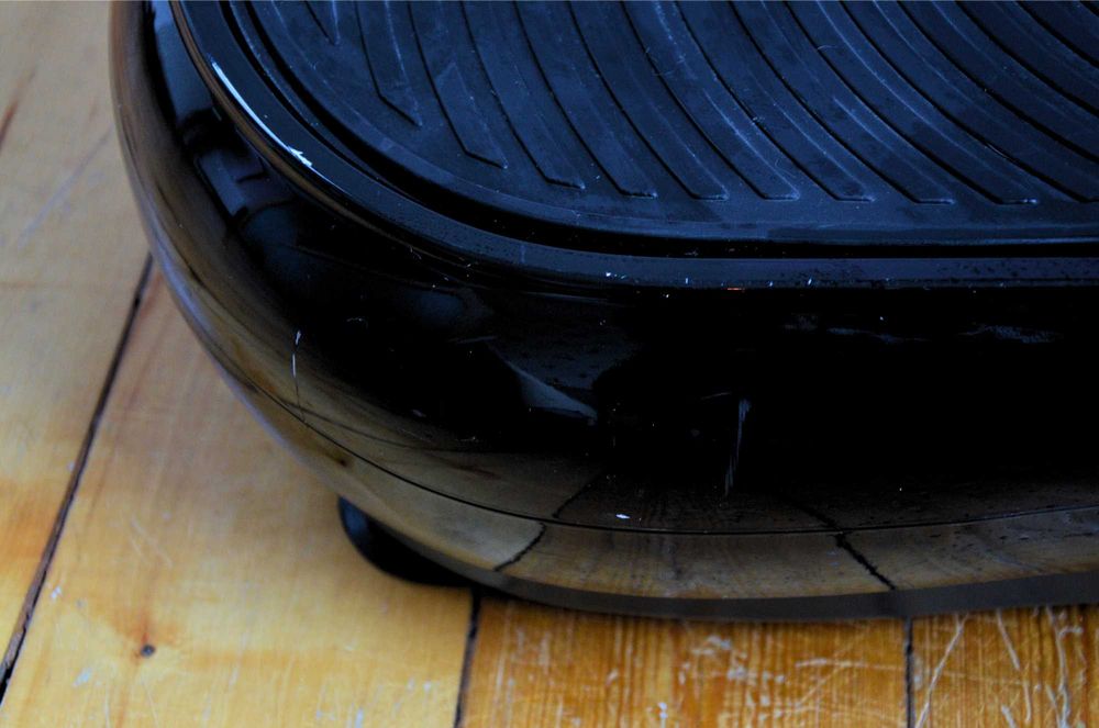 Вибрационна платформа / плоча, позлвана минимално, с дистанционно, 79€