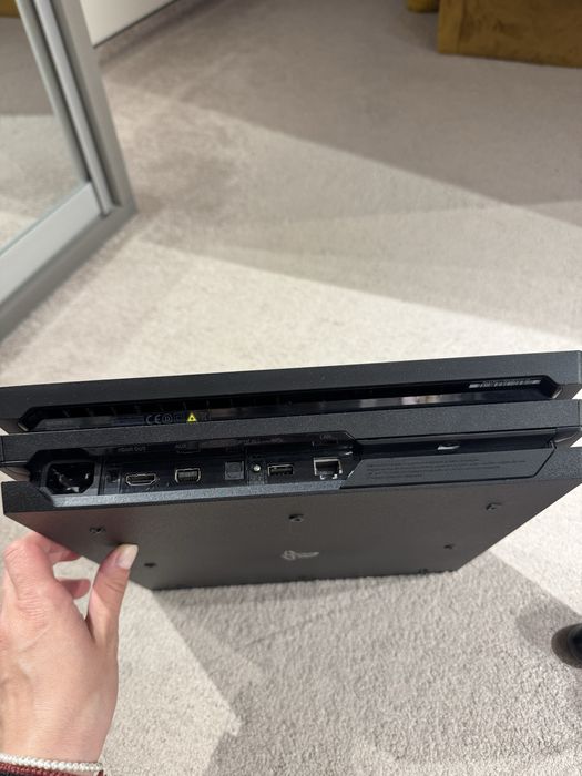 Playstation 4 pro 1 tb