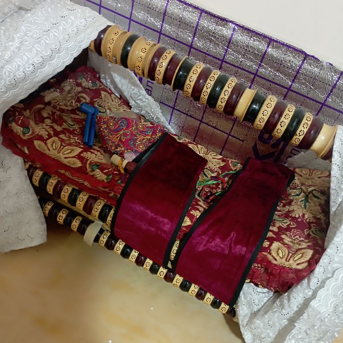 Beshik 400.000 srochna sotiladi