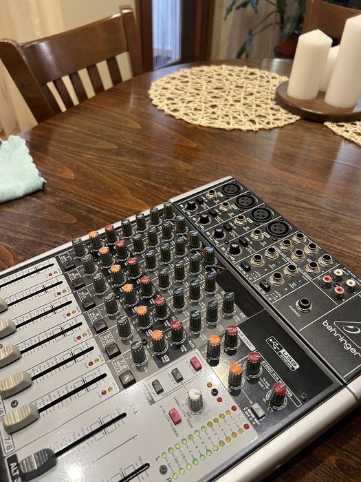 Behringer xenyx x1204 миксер/мишпулт