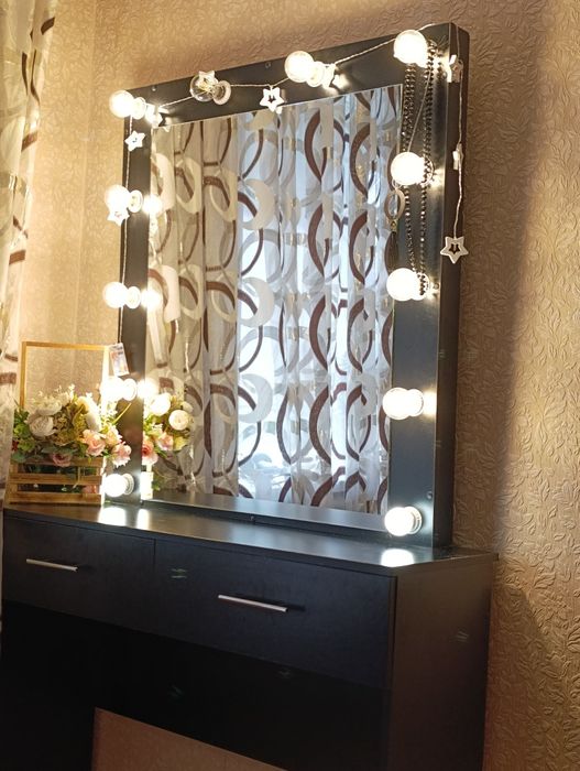 Консоль с зеркалом  с подсветкой