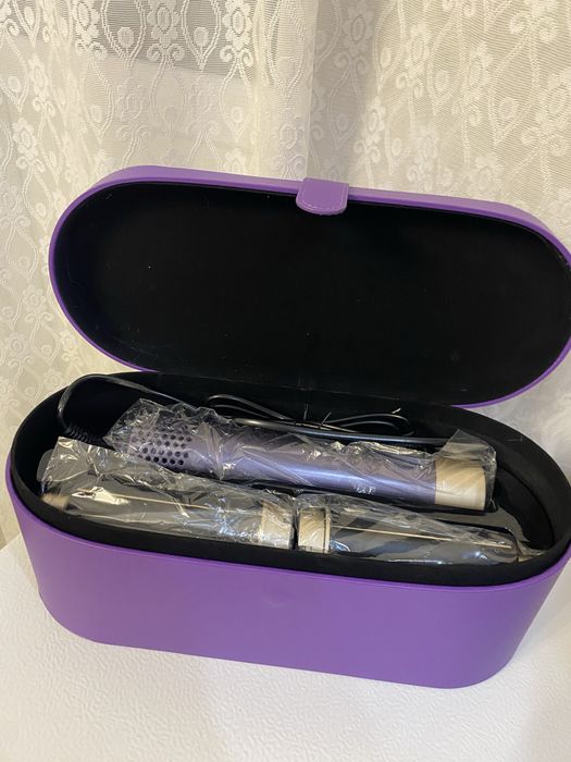 Продам фен Дайсон фиолетового цвета