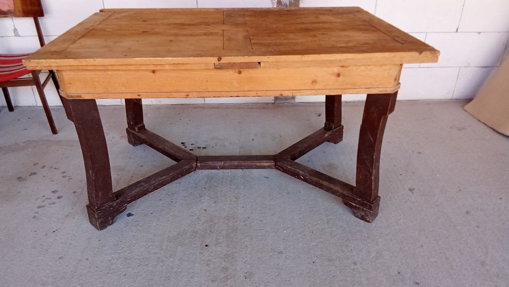 Vând masa din lemn  masiv