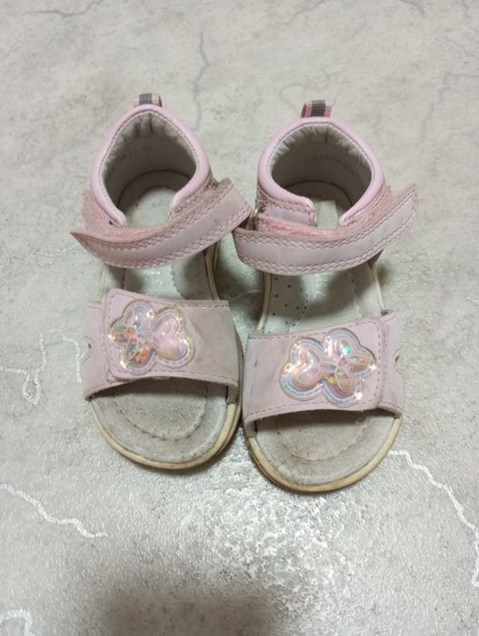 продаю детскую обувь