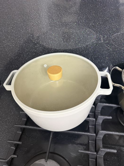 Продаю керамический казан. В хорошем состоянии