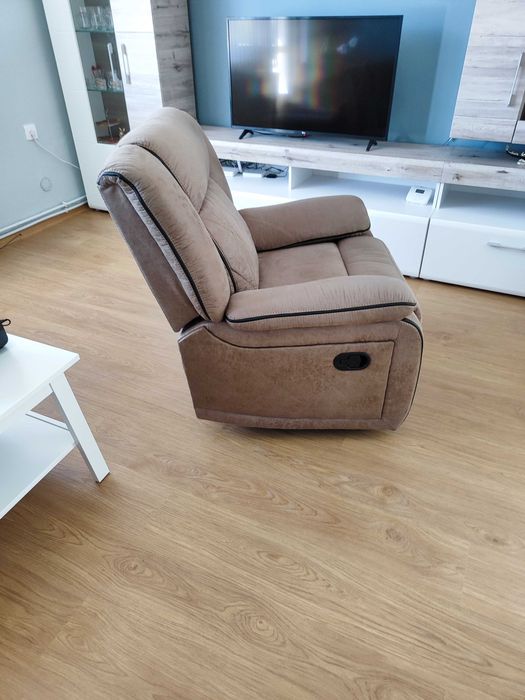 Продавам два броя релакс фотьойли