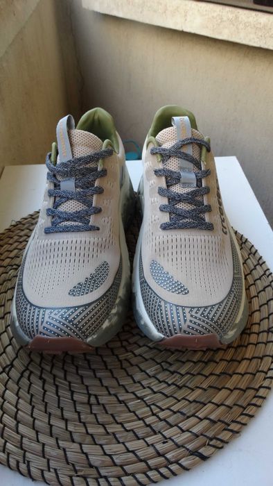 Чисто нови маратонки номер 44.5