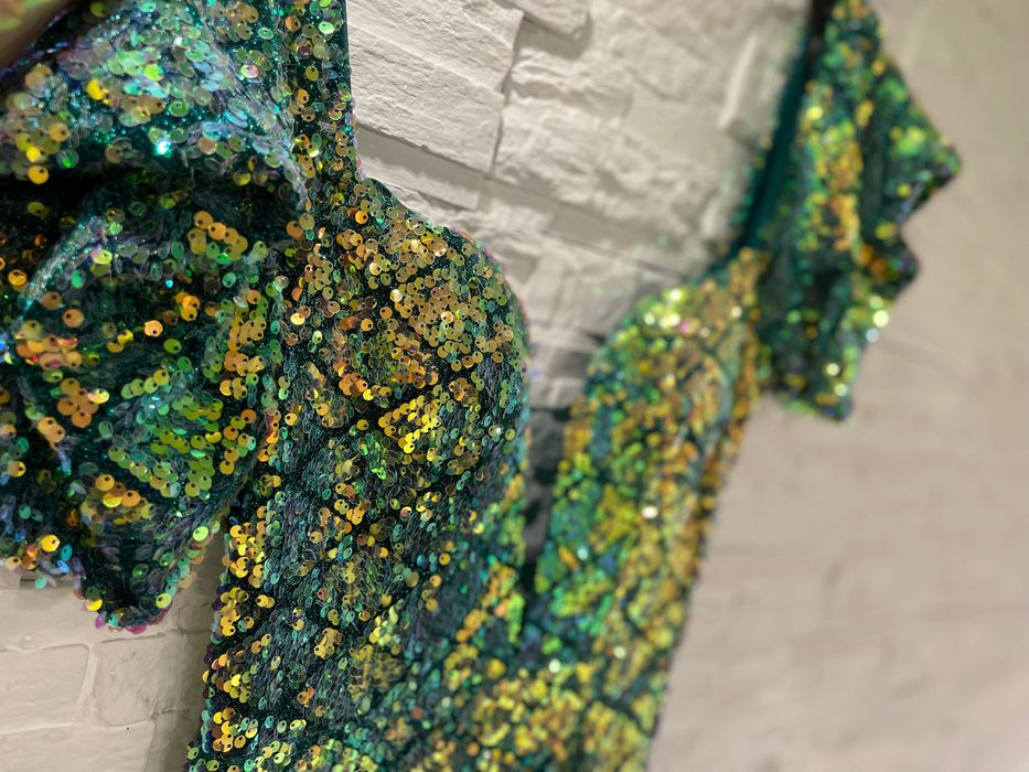 Официална рокля.