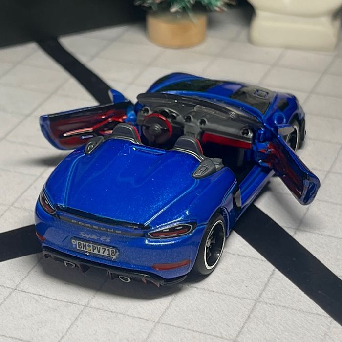 Porsche 718 Spyder Matchbox Moving Parts