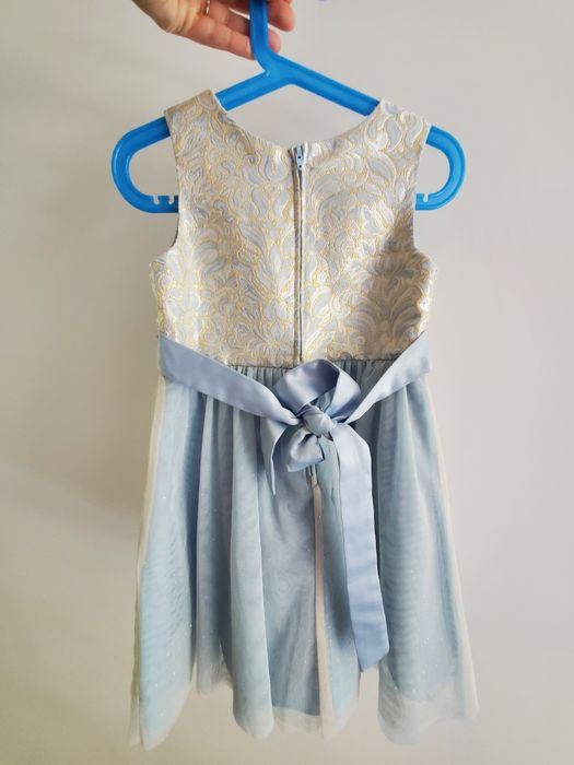 Rochita eleganta 4 ani