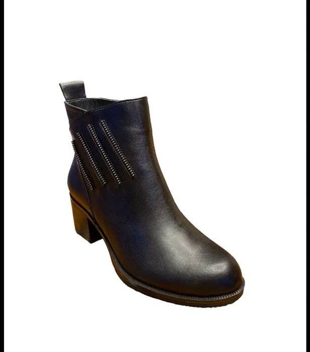 Кожаные сапожки Venus