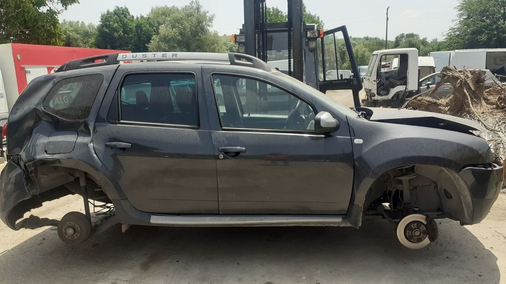 Dacia Duster-1.5дизел/110к.с./2015год.-на части