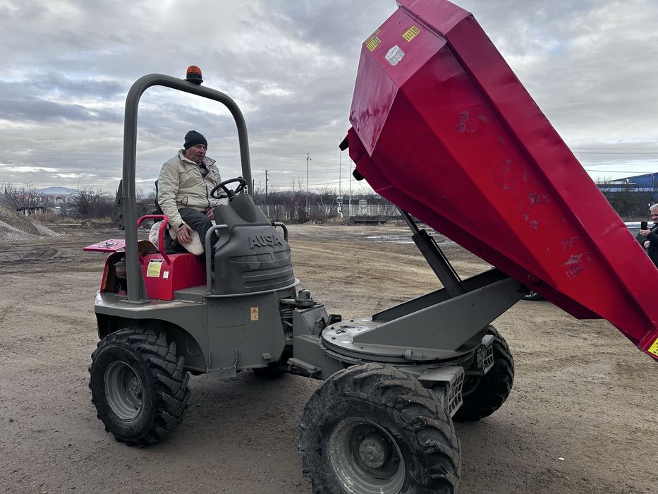 Vand Dumper de 3,5 tone in stare foarte buna de functionare