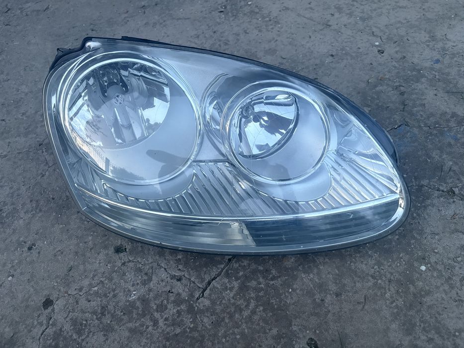 Десен фар за Голф 5 / VW Golf V