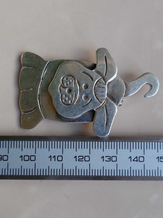 Brosa din  argint Mexico  cu un catel