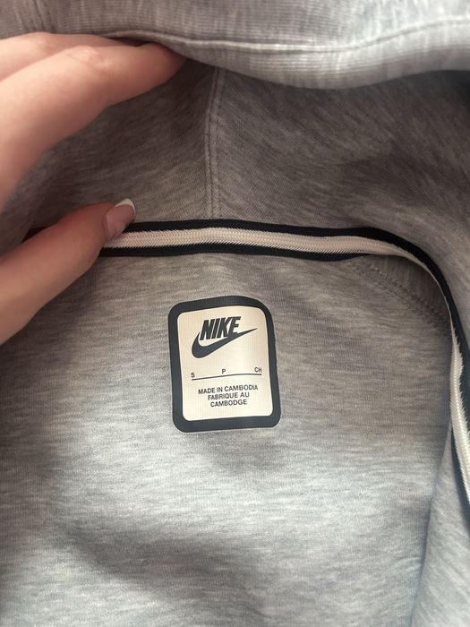 VAND URGENT trening nike tech marimea S gri