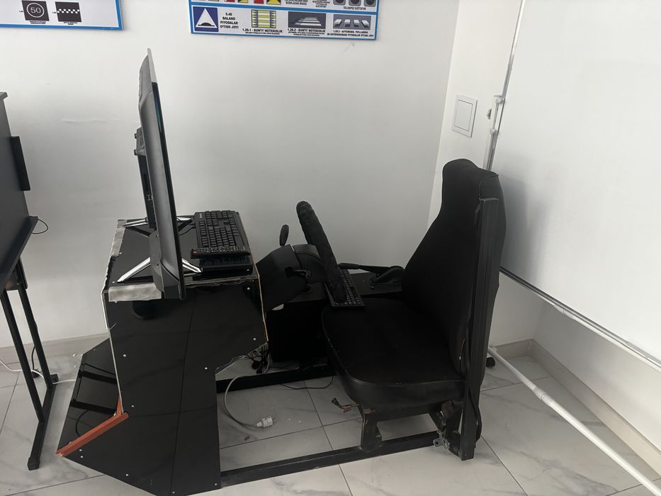 Авто смулятор сотилади