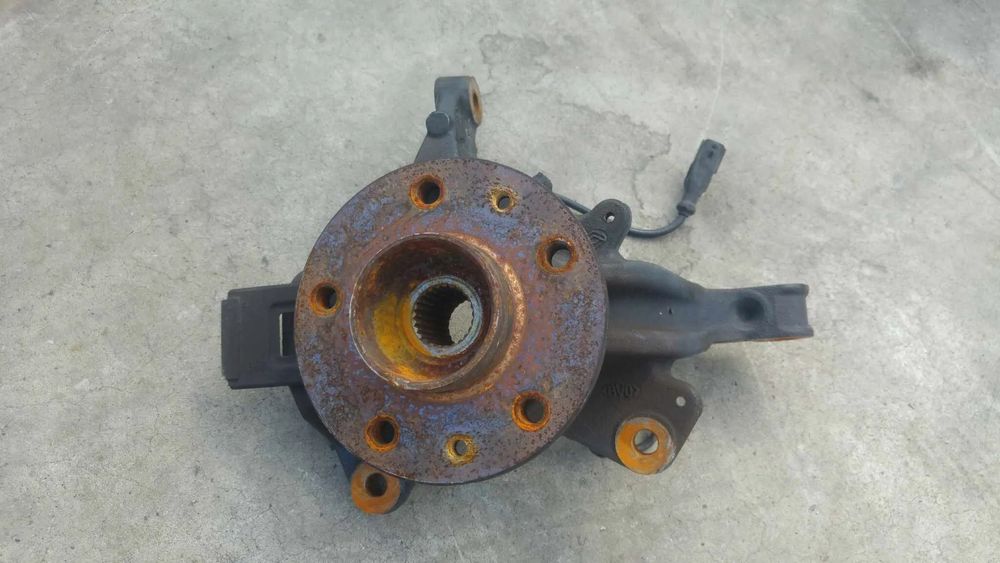 fuzeta dreapta  fata 1.5 dci renault scenic 3